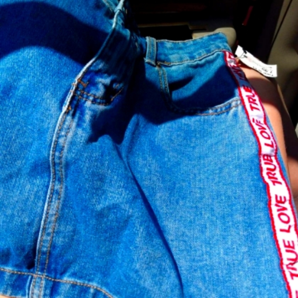 Just got...too small. Can post more pictures in half an hour...ONE LUV 🥰